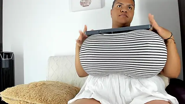 bigmom69  online show from March 26, 2026, 3:54 pm