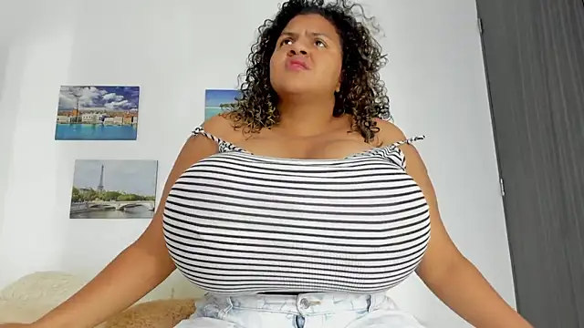 bigmom69  online show from October 12, 2025, 6:20 pm