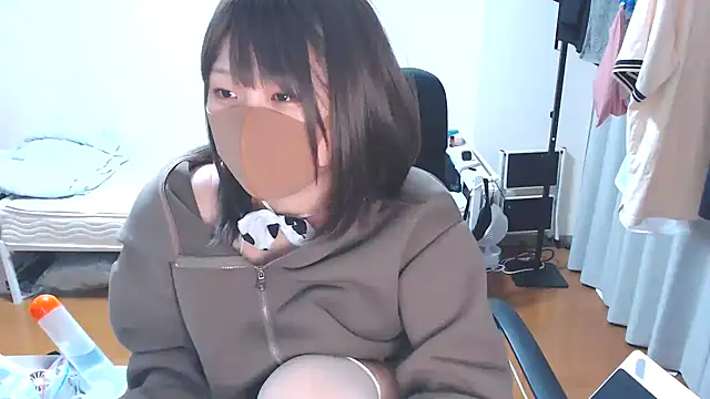 izumi  123 online show from September 28, 2025, 11:06 am