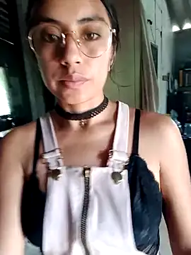 Venus moonn online show from March 12, 2025, 3:40 pm