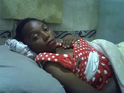 ElianeHot online show from November 1, 2025, 6:35 pm