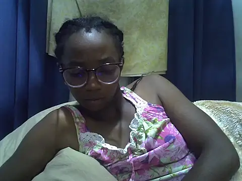 ElianeHot online show from March 23, 2026, 7:47 pm