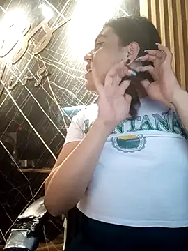 Ariana Rodriguez  online show from December 19, 2024, 5:51 am