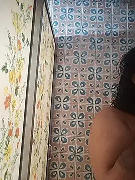 Snapshot of Alisteresa_ chatting on July 5, 2026, 11:22 pm Alisteresa online show from July 5, 2026, 11:22 pm