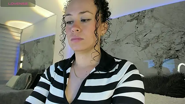 Snapshot of LIZ_HOLMES chatting on October 7, 2025, 10:49 am LIZ HOLMES online show from October 7, 2025, 10:49 am