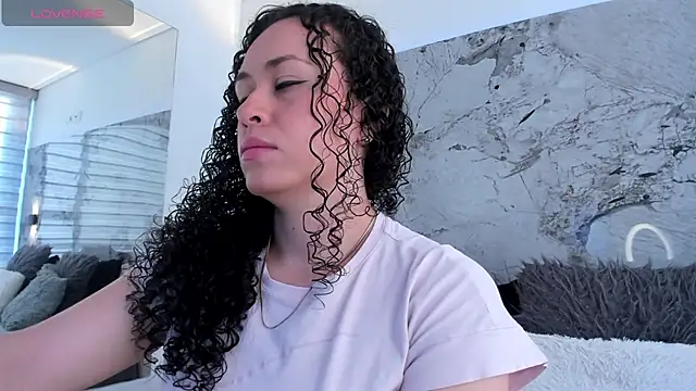 Snapshot of LIZ_HOLMES chatting on October 9, 2025, 11:55 am LIZ HOLMES online show from October 9, 2025, 11:55 am