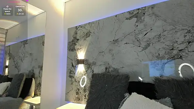 Snapshot of LIZ_HOLMES chatting on October 21, 2025, 10:25 am LIZ HOLMES online show from October 21, 2025, 10:25 am