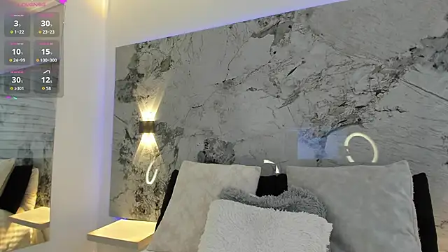 LIZ HOLMES online show from November 12, 2025, 11:58 am