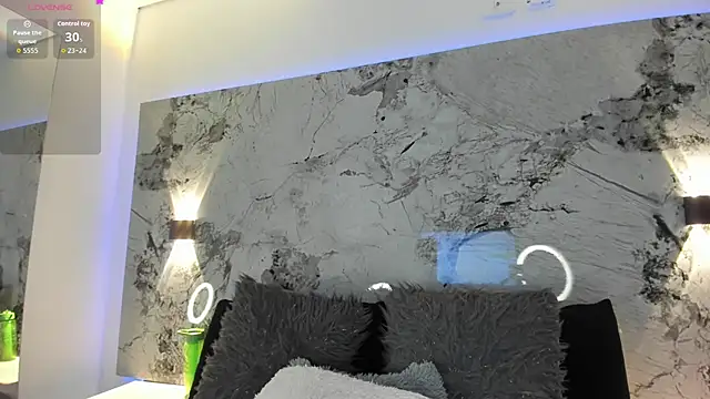 Snapshot of LIZ_HOLMES chatting on October 24, 2025, 10:25 am LIZ HOLMES online show from October 24, 2025, 10:25 am