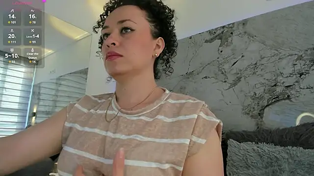 Snapshot of LIZ_HOLMES chatting on October 4, 2025, 11:56 am LIZ HOLMES online show from October 4, 2025, 11:56 am