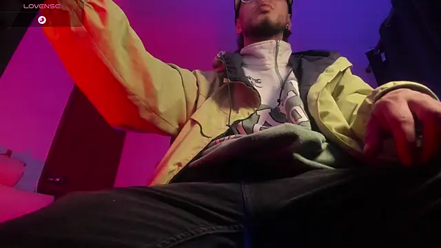 s sven03 online show from December 19, 2025, 1:42 am