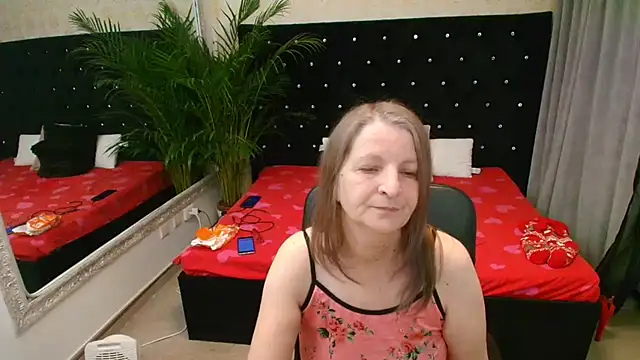 Lilly hott online show from January 6, 2026, 7:18 pm