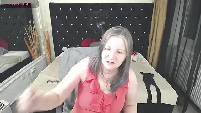 Lilly hott online show from February 27, 2025, 7:04 pm