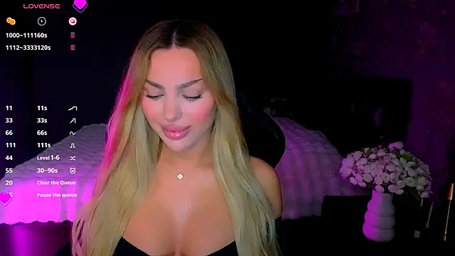 babyleilaa online show from April 9, 2026, 8:48 pm