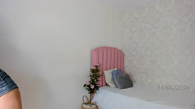 Snapshot of Adria_ross chatting on February 3, 2026, 12:10 pm Adria ross online show from February 3, 2026, 12:10 pm