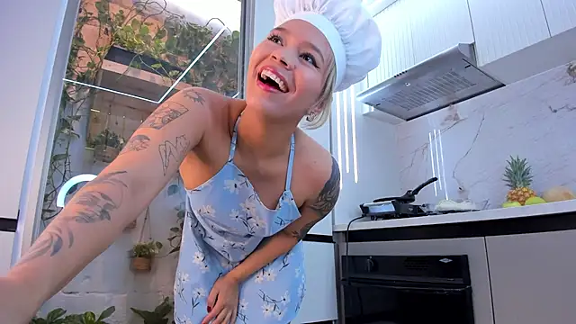 Adria ross online show from February 21, 2025, 3:32 pm