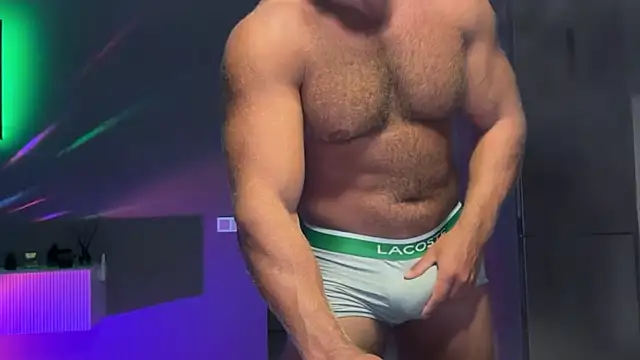 Snapshot of KarlosRichi chatting on October 13, 2025, 3:35 pm KarlosRichi online show from October 13, 2025, 3:35 pm