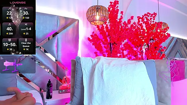 LiaaGenner online show from September 28, 2025, 2:07 am