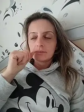 SophyGirl online show from October 20, 2025, 12:38 pm