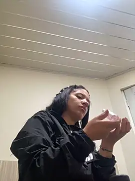 angelie 3 online show from February 20, 2025, 5:33 am