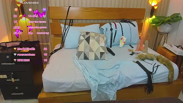 Snapshot of luciana_ballesteros_ chatting on February 21, 2025, 4:37 pm luciana ballesteros  online show from February 21, 2025, 4:37 pm