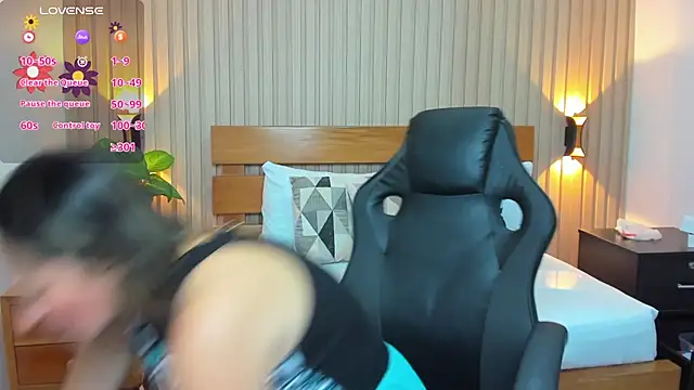 Snapshot of luciana_ballesteros_ chatting on March 5, 2025, 12:11 pm luciana ballesteros  online show from March 5, 2025, 12:11 pm