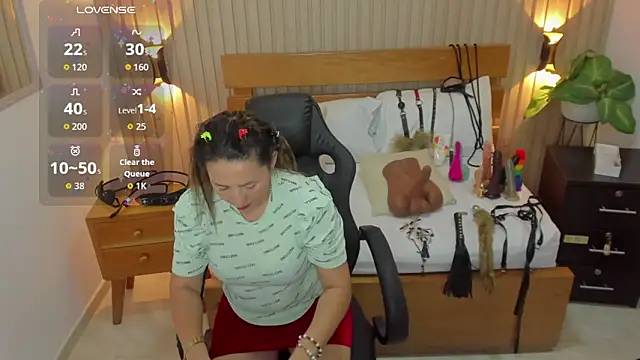 Snapshot of luciana_ballesteros_ chatting on October 30, 2025, 12:25 pm luciana ballesteros  online show from October 30, 2025, 12:25 pm