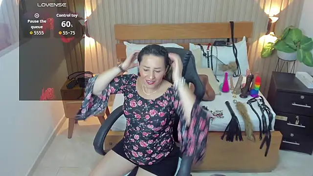 Snapshot of luciana_ballesteros_ chatting on October 29, 2025, 12:26 pm luciana ballesteros  online show from October 29, 2025, 12:26 pm