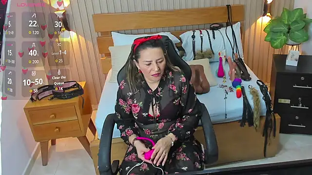 Snapshot of luciana_ballesteros_ chatting on October 17, 2025, 12:51 pm luciana ballesteros  online show from October 17, 2025, 12:51 pm