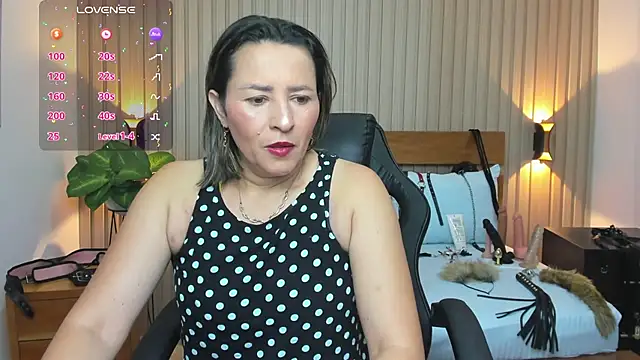 Snapshot of luciana_ballesteros_ chatting on March 4, 2025, 12:33 pm luciana ballesteros  online show from March 4, 2025, 12:33 pm