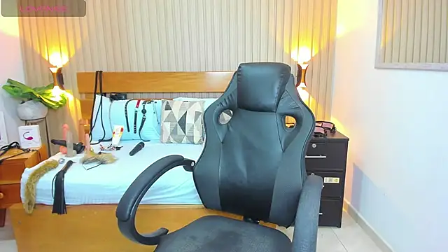 Snapshot of luciana_ballesteros_ chatting on February 24, 2025, 3:31 pm luciana ballesteros  online show from February 24, 2025, 3:31 pm