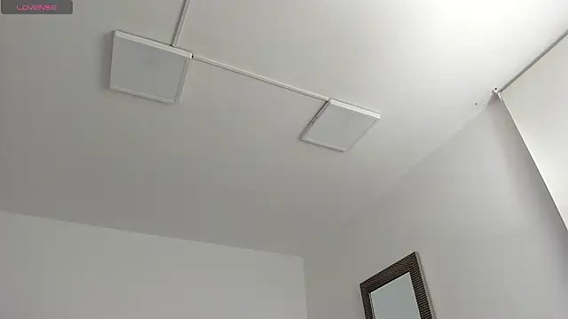 Snapshot of FaloonRoussel chatting on October 4, 2025, 10:44 pm FaloonRoussel online show from October 4, 2025, 10:44 pm