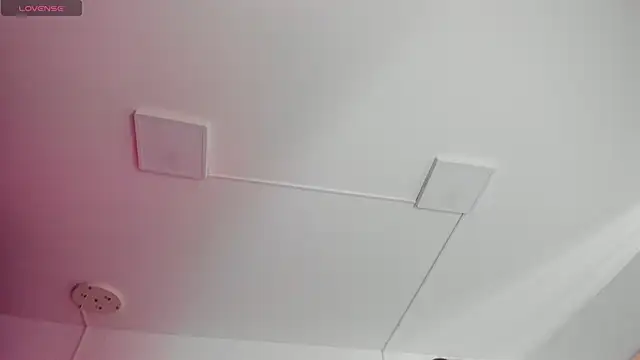 Snapshot of FaloonRoussel chatting on October 25, 2025, 6:08 pm FaloonRoussel online show from October 25, 2025, 6:08 pm