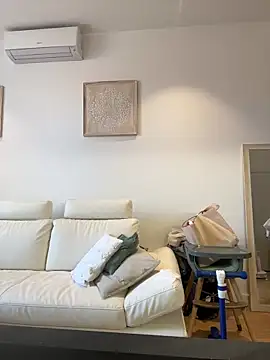 lyajoliee online show from April 18, 2026, 7:54 am