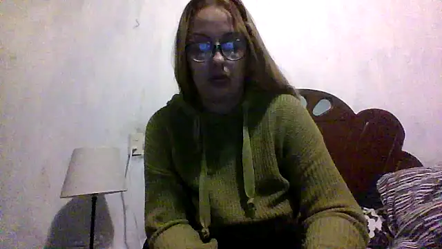 Samanthat33 online show from October 11, 2025, 3:02 pm