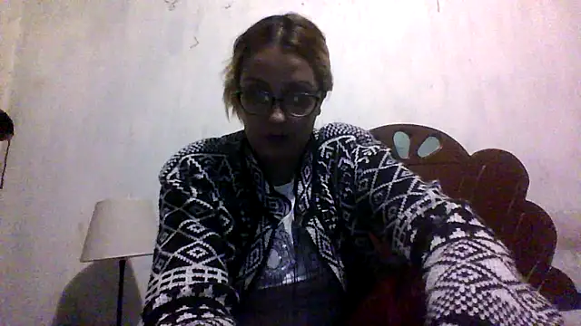 Samanthat33 online show from November 18, 2025, 4:38 am