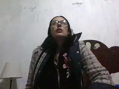 Samanthat33 online show from December 30, 2024, 5:04 am