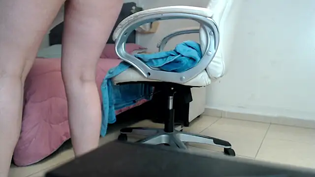 ghostwoman online show from November 1, 2025, 2:44 pm