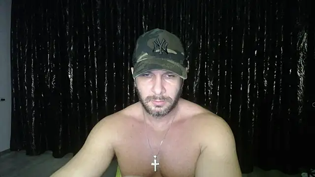 Snapshot of HotterLrgDom chatting on January 25, 2025, 2:47 am HotterLrgDom online show from January 25, 2025, 2:47 am