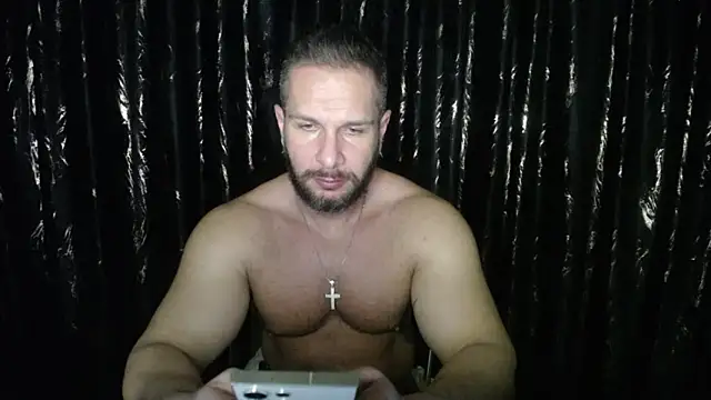 Snapshot of HotterLrgDom chatting on February 4, 2025, 1:02 am HotterLrgDom online show from February 4, 2025, 1:02 am