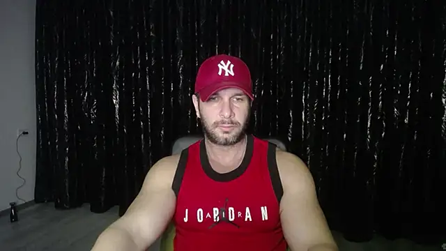 Snapshot of HotterLrgDom chatting on January 22, 2025, 1:31 am HotterLrgDom online show from January 22, 2025, 1:31 am