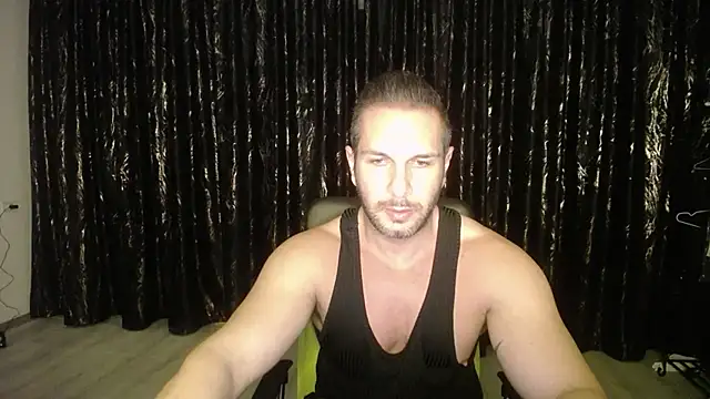 Snapshot of HotterLrgDom chatting on January 16, 2025, 11:27 pm HotterLrgDom online show from January 16, 2025, 11:27 pm