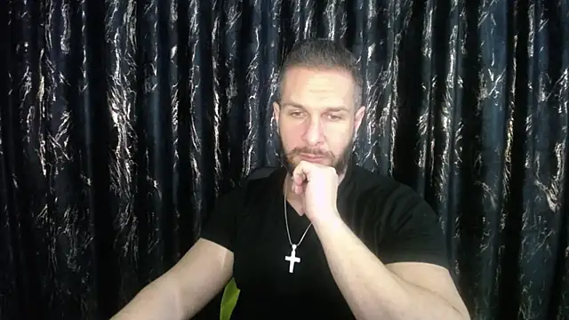 Snapshot of HotterLrgDom chatting on February 3, 2025, 10:00 pm HotterLrgDom online show from February 3, 2025, 10:00 pm