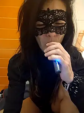 EmySkinny85 online show from February 16, 2025, 9:27 pm