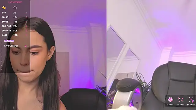 Snapshot of Aleejaa__ chatting on October 22, 2025, 11:53 am Aleejaa   online show from October 22, 2025, 11:53 am