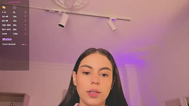 Snapshot of Aleejaa__ chatting on October 23, 2025, 11:42 am Aleejaa   online show from October 23, 2025, 11:42 am