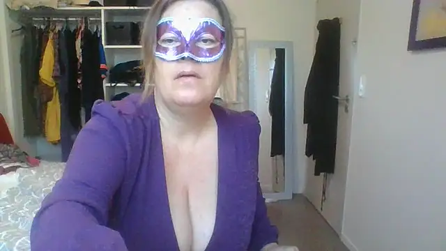 Snapshot of blueblush chatting on December 3, 2024, 8:22 am blueblush online show from December 3, 2024, 8:22 am