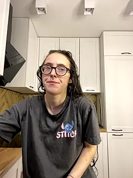 Snapshot of MartiniiSelenna chatting on September 30, 2025, 5:57 am MartiniiSelenna online show from September 30, 2025, 5:57 am