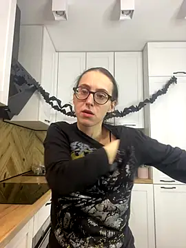 Snapshot of MartiniiSelenna chatting on October 25, 2025, 5:50 am MartiniiSelenna online show from October 25, 2025, 5:50 am