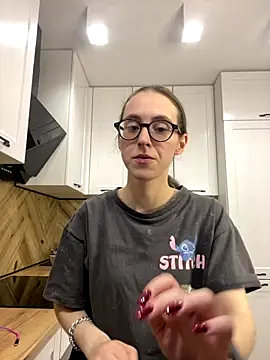 Snapshot of MartiniiSelenna chatting on September 17, 2025, 5:53 am MartiniiSelenna online show from September 17, 2025, 5:53 am